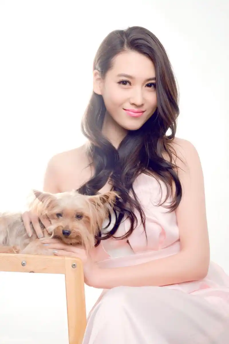 宁丹琳登时尚杂志妩媚