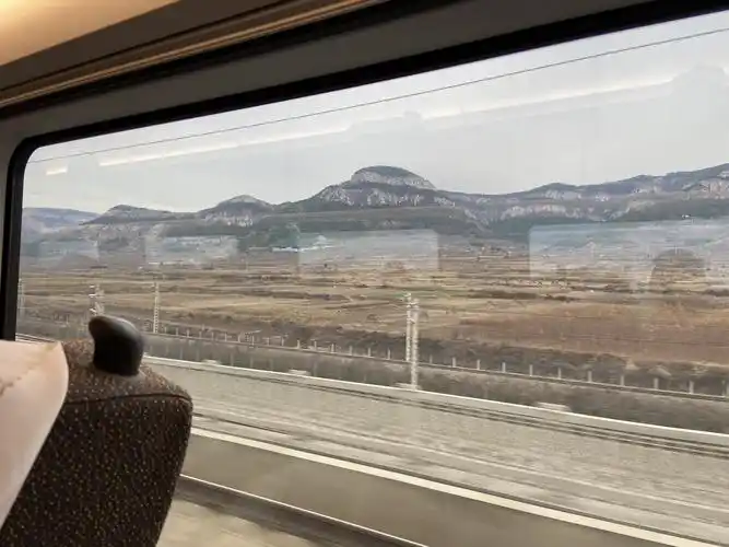 23日周一怀揣着激动心情前往北京人大总校参加答辩,高铁近北方窗外的