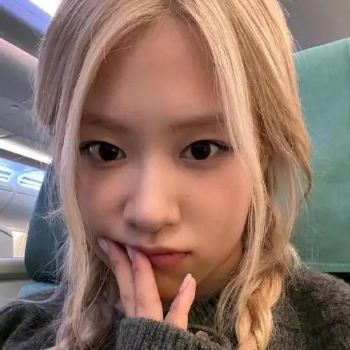 3237303734  00 古希腊掌管自由感的神朴彩英头像