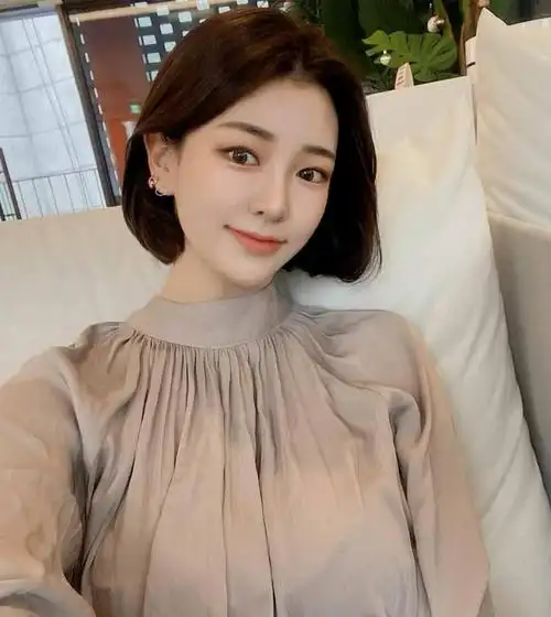 发量少短发发型(发量少的女生建议发型)