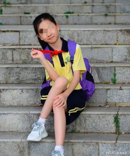 王志刚作为六年级的班主任,在家长们看来,他负责任,教学得法,所带学生