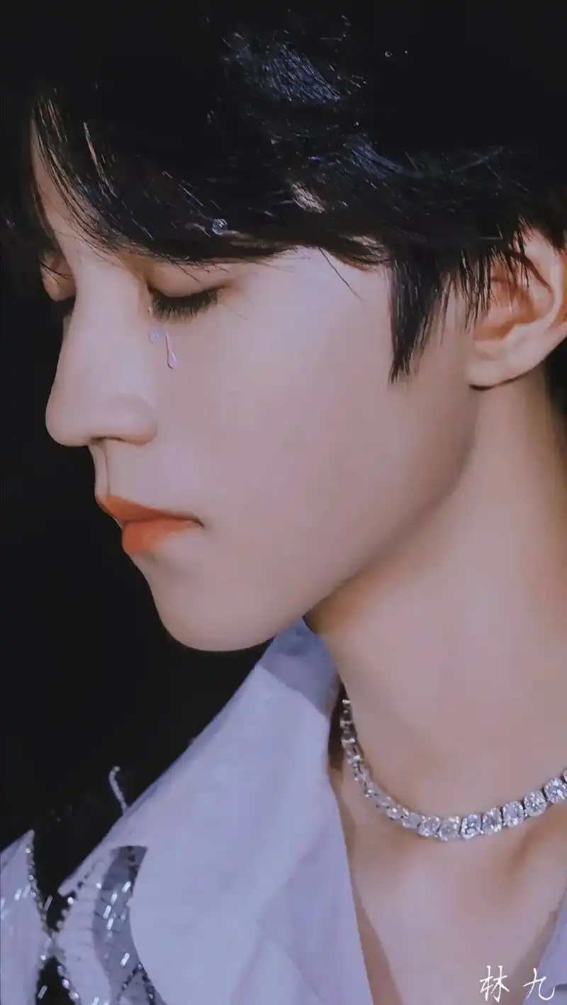 漫画主人公 二次元存在即合理#王俊凯王源易烊千玺 #壁纸 - 抖音