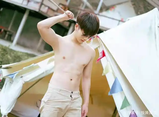 风景美还是人帅95后小鲜肉白白净净好阳光更有质感薄肌