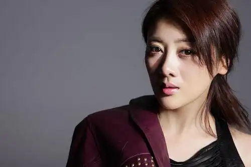 李佳璘 jialin li的图片