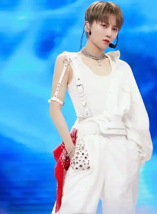 中性女孩回潮,the9刘雨昕的魅力到底在哪?