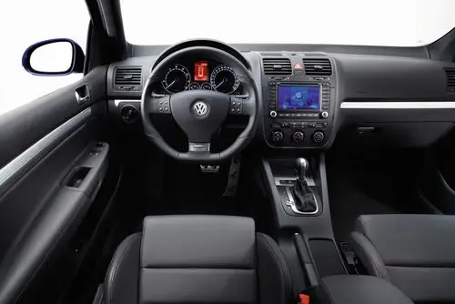 经典的比斯开蓝 小角度v6!大众高尔夫r32欣赏