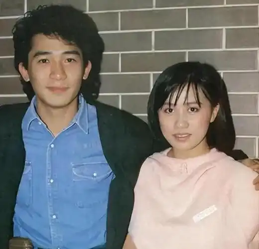 李健结婚19年不生孩子与妻子的二人世界依旧很甜蜜