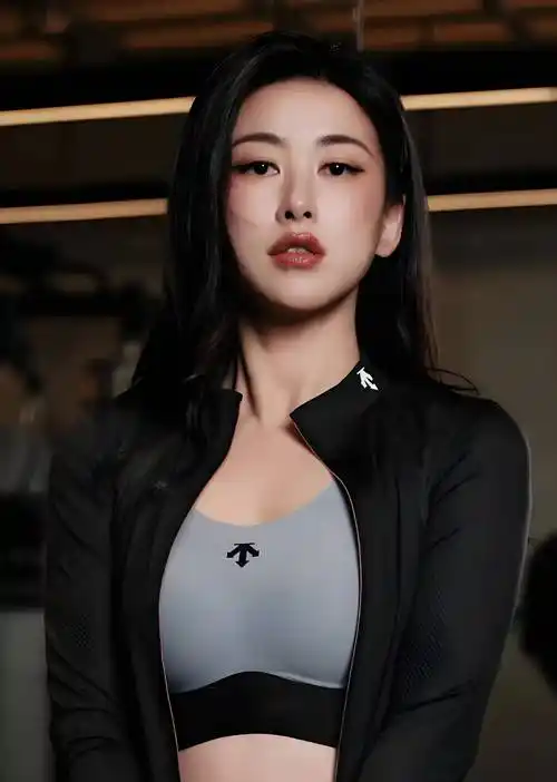 意想不到连登10年全球最美面孔中国第一美人朱珠,为艺术献身作品