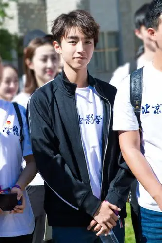 3亿的电影票房还只是影视花路的开始2021年王俊凯将持续发力4部