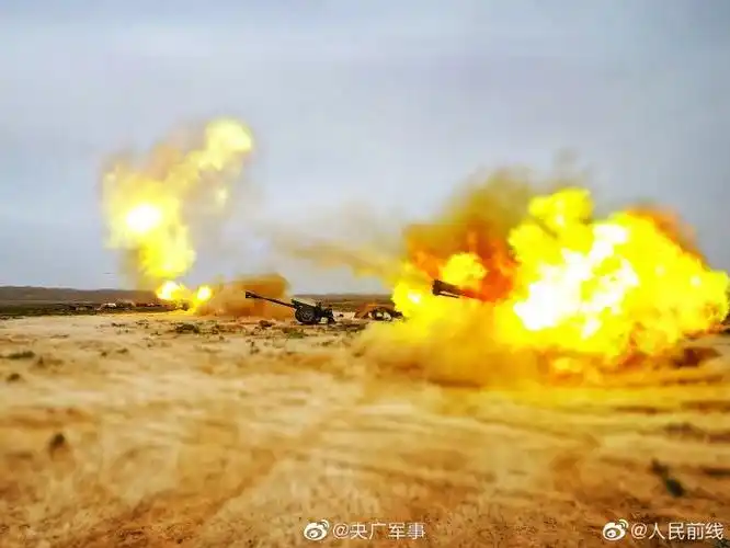 镜头下的火炮开火瞬间 火力值爆表!