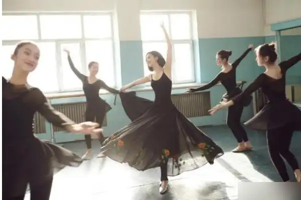 齐舞空间舞团刘薇齐舞空间舞团刘薇齐舞空间舞团刘薇