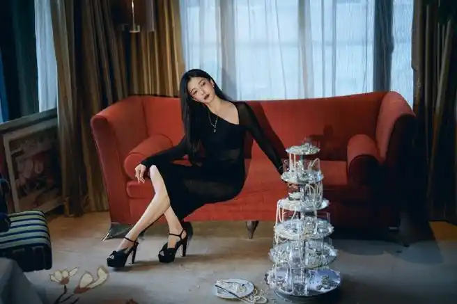 【江疏影】90:黑色厚底蝴蝶结一字带高跟凉鞋