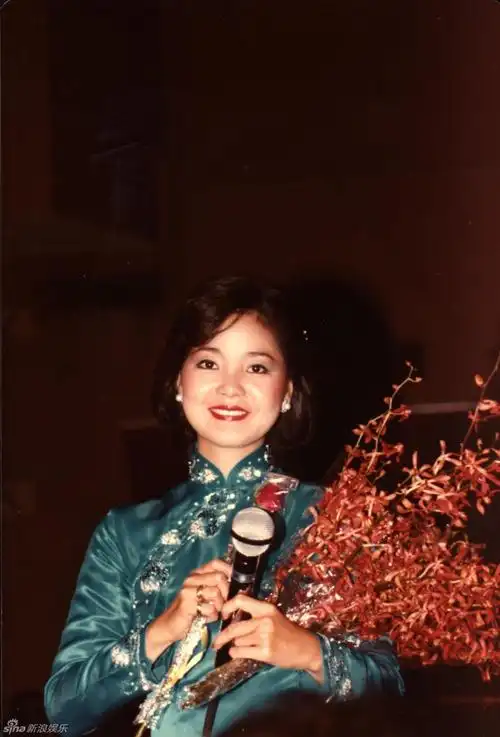 组图:邓丽君气质写真 娇俏少女蜕变巨星_高清图集_新浪网