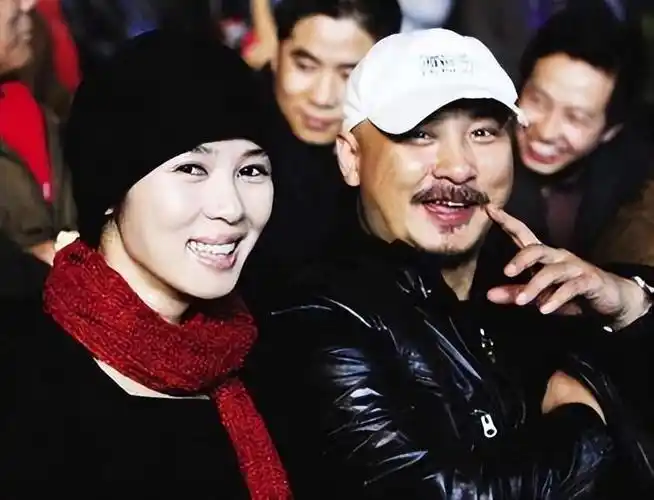 有传闻称,分手时余男已经怀有身孕,但移情别恋的王全安还是放弃了她