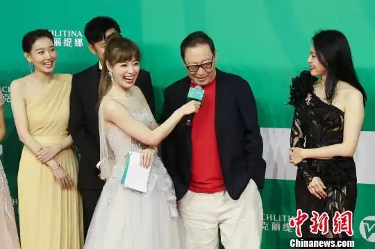 都挺好全家亮相上海电视节倪大红摘得最佳男主角