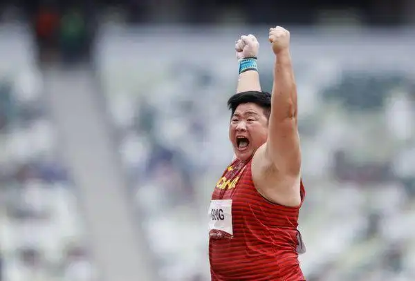 组图巩立姣夺得女子铅球冠军收获中国田径东京奥运会首金