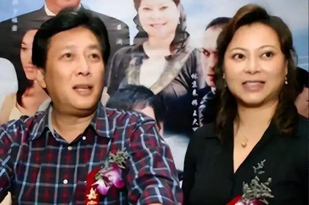 唐国强女儿唐莉:母亲含恨自缢后,她原谅了父亲,但不肯承认后妈