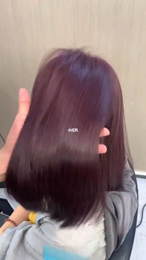 属于越掉越好看系列喜欢紫色系的女生们一定要试试这个葡萄紫色头发的