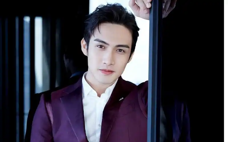 张彬彬帅气迷人写真图片桌面壁纸