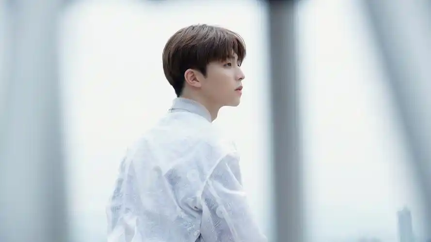 陈立农《一无所知》mv花絮桌面壁纸