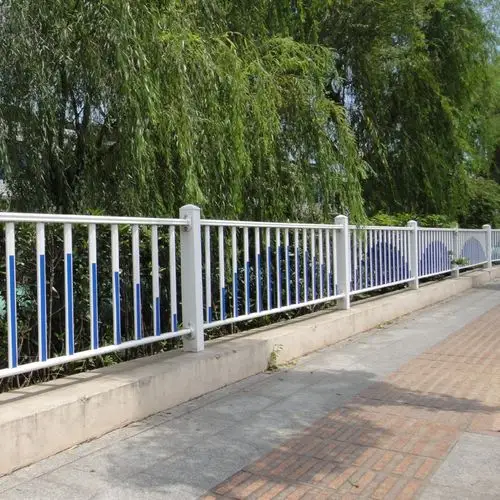 金路护栏厂家直销南京鼓楼区步行街广场现货道路护栏锌钢市政道路护栏