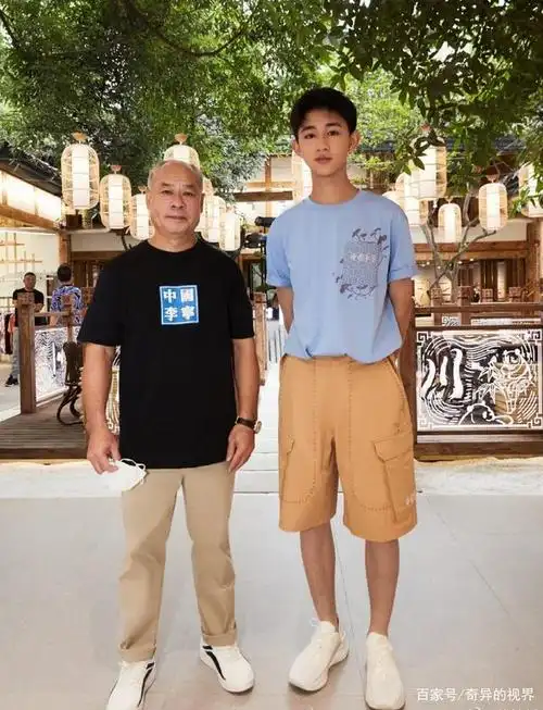 《隐秘的角落》主演15岁的荣梓杉183公分叹:"担心限制角色"