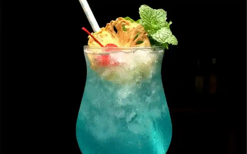 鸡尾酒:蓝色夏威夷