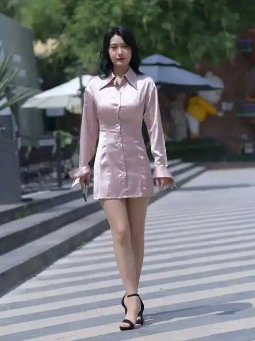 后宫佳丽|既有少女的清新,又有熟女的韵味,街拍美女!_