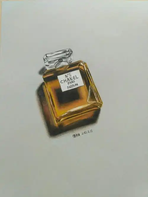 彩铅画超写实香水瓶