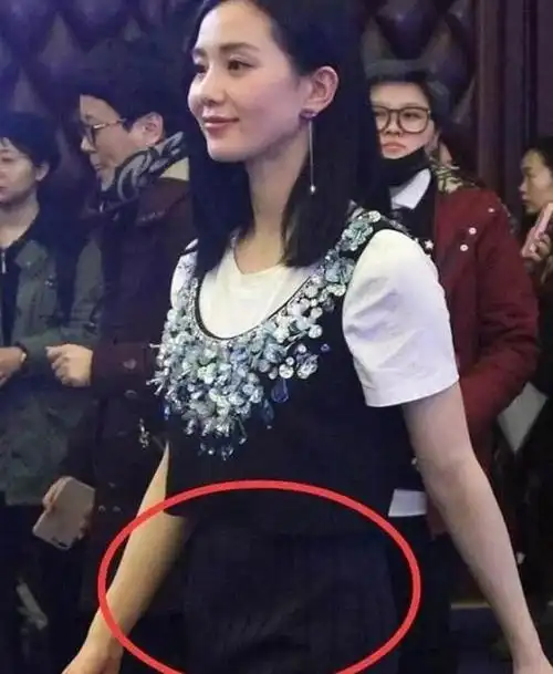 吴奇隆回应老来得子?刘诗诗孕肚参加活动,纷纷送上祝福_网易订阅