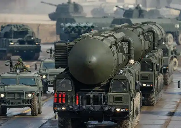 白杨"型洲际弹道导弹