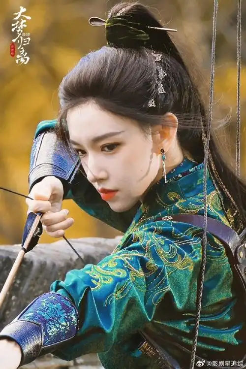 程潇青墨劲装造型##程潇又杀回了古装