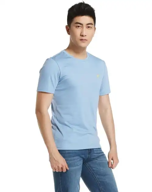 冰蓝色圆领时尚短袖t恤