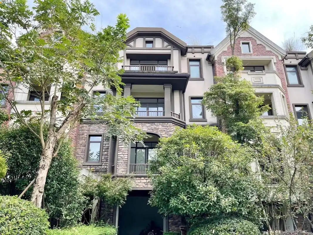 别墅,你可以只看龙湖7215.项目: 龙湖悠山郡楼层: 联 - 抖音