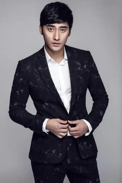 张旭(中国内地影视男演员)_尚可名片