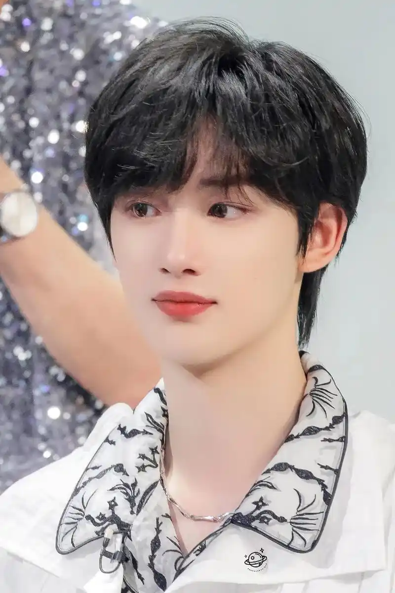 lf你把夏日少年派的造型师挖回去行吗?算我求你了!#丁程鑫  - 抖音