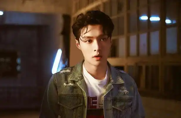 歌手张艺兴个人资料 他的家世到底有多强大