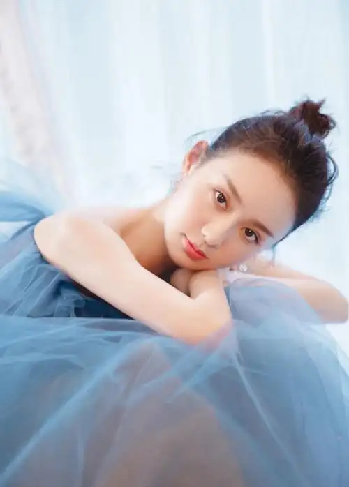 中国内地影视女演员,毕业于北京现代音乐研修学院