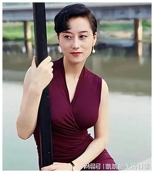 "人间尤物"利智:不顾万般阻挠嫁李连杰,现状如何?|赌王|成龙|向太|记