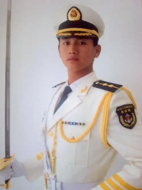 组图中国最帅的80后军人刚毅面孔天使心灵