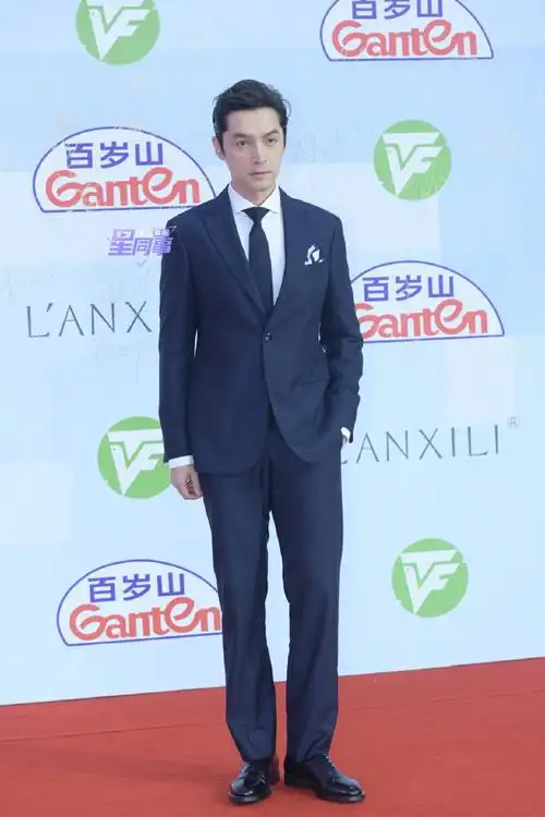 白玉兰红毯##胡歌入围白玉兰最佳男主角