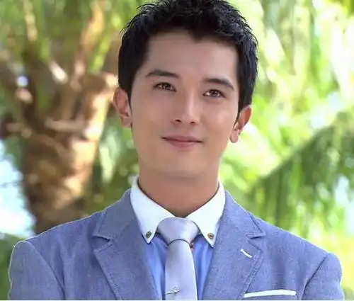 2012年,邱泽主演的爱情剧《螺丝小姐要出嫁》取得了