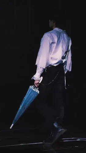 哪位小海螺有负重一万斤长大的宋亚轩单人图片,求图求图