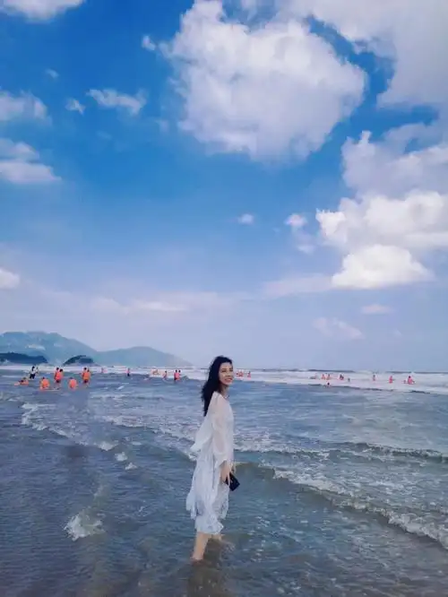 来拍照了  #拍照  #拍照姿势  #海边