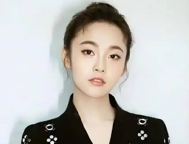 结语张佳宁是事业成长型女演员.她稳稳地走过每一部作品.