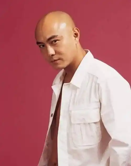 从喜剧一哥到无人问津,59岁张卫健到底经历了什么?