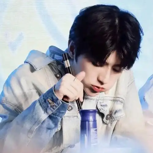 蔡徐坤头像投稿