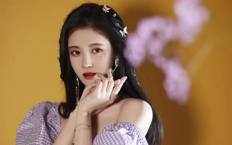 鞠婧祎紫裙仙气高清桌面壁纸