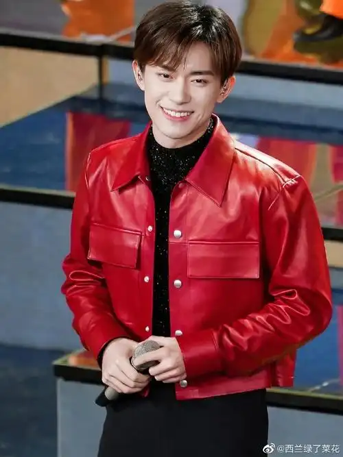 易烊千玺与新年红的适配度