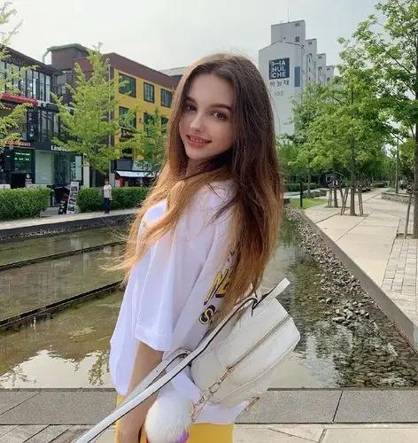 混血的俄罗斯小美女,很美哦.